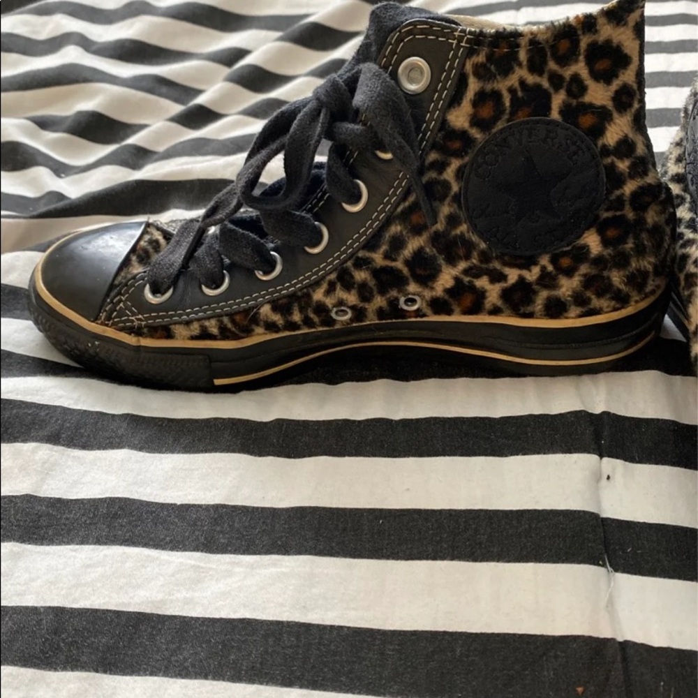 Leopard converse